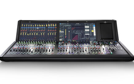 International Swimming Competition: deep mixing dive