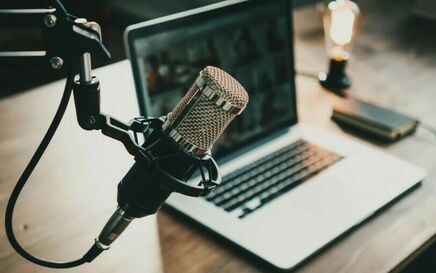 Best Podcasting Microphones in 2025: sound like a pro on any budget!
