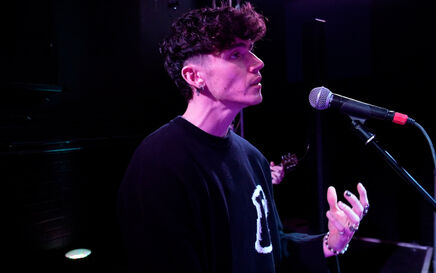 LD Systems Live Sessions: Cam Holmes performs ‘Roses’ at the Pioneer Club