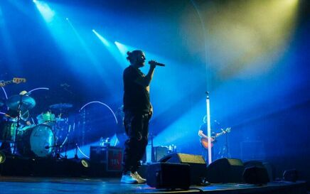 Cameo lighting serves as “emotional amplifiers” on Rea Garvey’s Roots tour