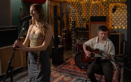 LD Systems Live Sessions: Elle Murphy performs at Signal House Studios