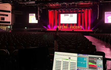 Michael McIntyre moves to Martin Audio WPL for arena tour