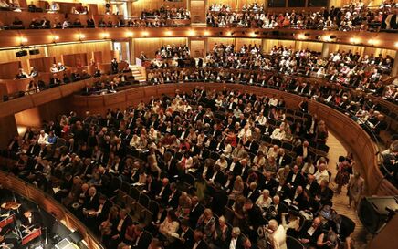 Glyndebourne Festival relies on Shure Axient digital wireless system