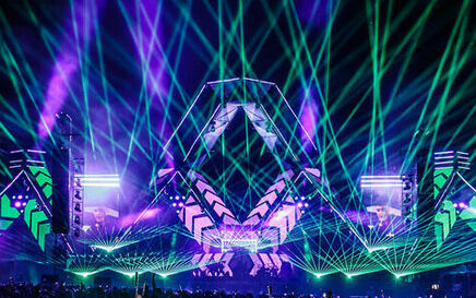 Cameo lighting dazzles at I Love Reggaeton Festival