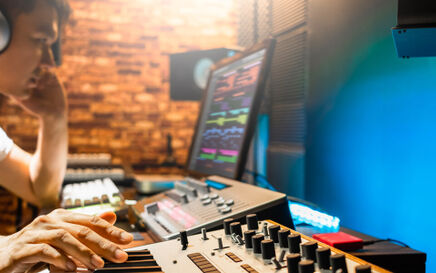 Top Synth Hacks for Non-Keys Players: The Best Music-Making Tips if You’re Not a Piano Prodigy