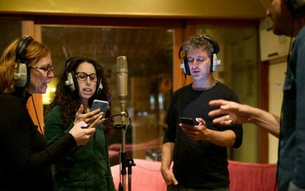 Thrown in the deep end? 7 Ways to handle co-writing sessions like a Pro