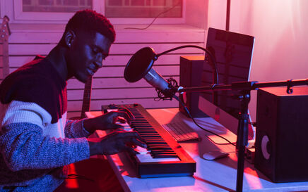 The 6 most essential home studio items: how to make music at home without the overwhelm