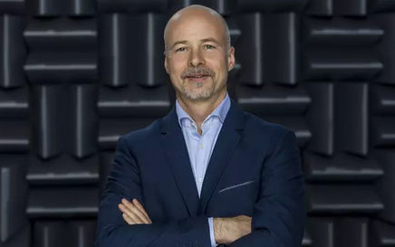 D&B Acquires SFL Group, Launches New Solutions Business