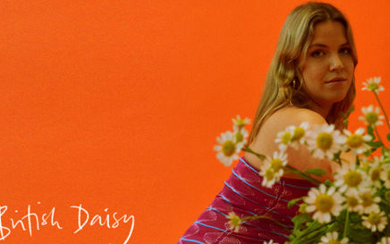 Lu Wright Releases Debut Single 'British Daisy'