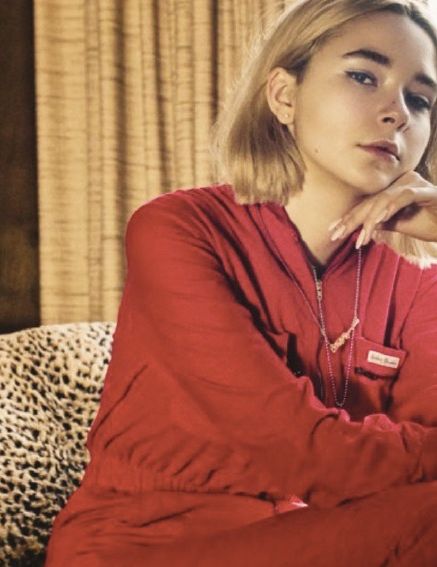 Regrettes Frontwoman, Lydia Night.jpeg